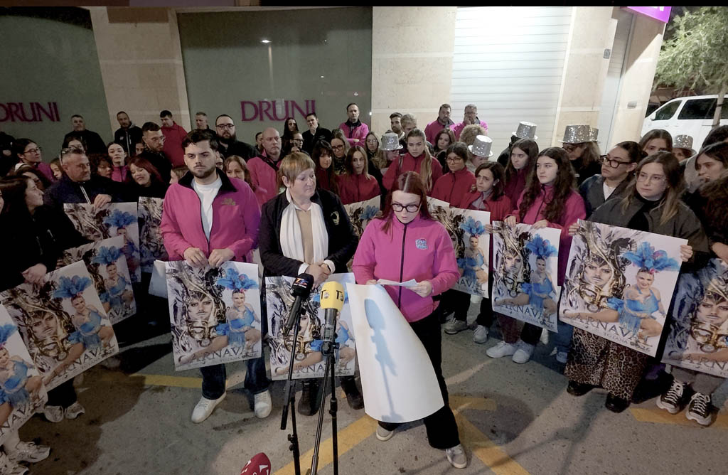 Alba Vidal, la Musa del Carnaval 2025, declara que lo que pas� con el cartel fue un error �ptico